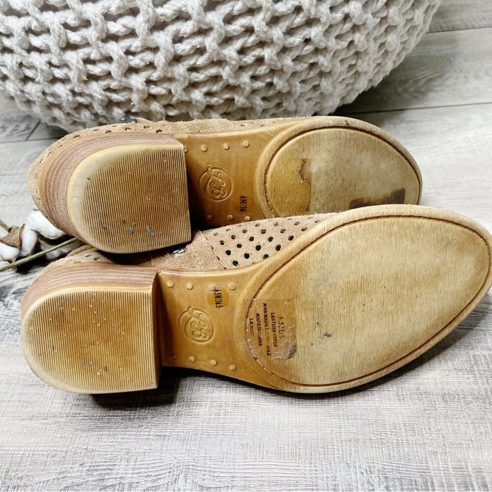Lucky Brand Basel 3 Perforated Suede Side Zip Ankle Booties Sesame Brown Size 6M - Picture 6 of 7